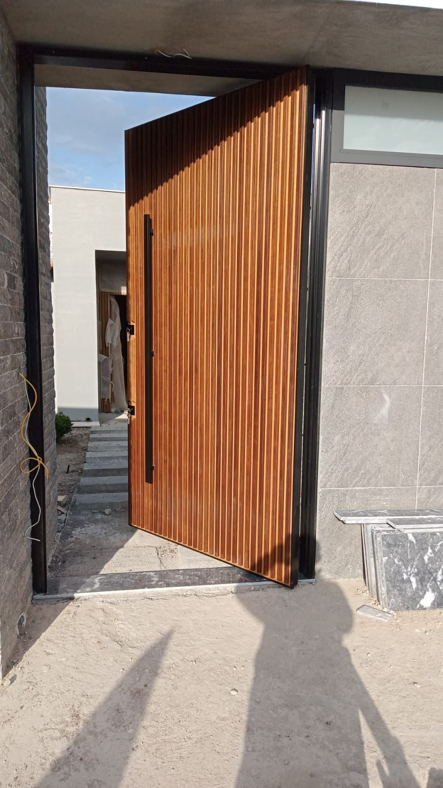 Pivot Kapı PVT-004 - AİS Çelik Kapı